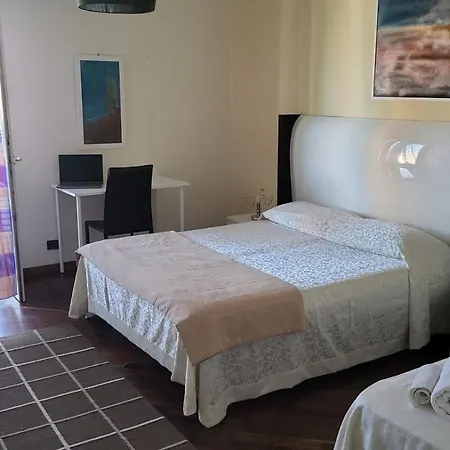 Pantarei Guest house *